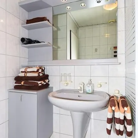 Matrose Mit Balkon Und Garten *