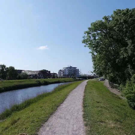 Matrose Mit Balkon Und Garten Bensersiel
