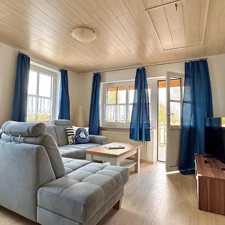 Matrose Mit Balkon Und Garten Apartment Bensersiel