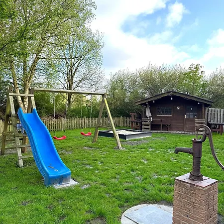 Matrose Mit Balkon Und Garten Bensersiel