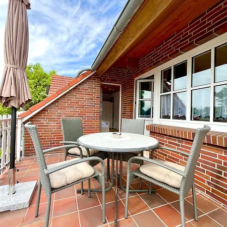 Matrose Mit Balkon Und Garten Apartment Bensersiel