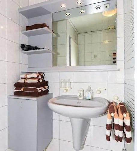 Matrose Mit Balkon Und Garten *